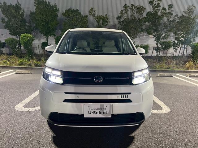 フリード エアー　クルコン　横滑り防止機能　サイドカーテンエアバック　フルオートエアコン　キーレス　衝突軽減　パワーステアリング　Ｂカメラ　ＥＴＣ　パワーウィンドウ　エアバック　ＡＢＳ　エコモード　ＵＳＢ　フルセグ（2枚目）