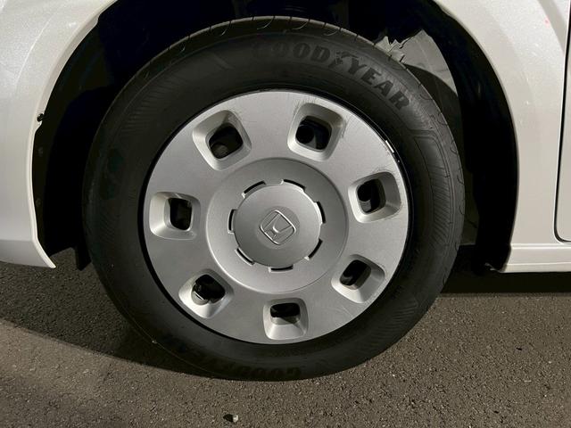 フリード エアー　クルコン　横滑り防止機能　サイドカーテンエアバック　フルオートエアコン　キーレス　衝突軽減　パワーステアリング　Ｂカメラ　ＥＴＣ　パワーウィンドウ　エアバック　ＡＢＳ　エコモード　ＵＳＢ　フルセグ（26枚目）