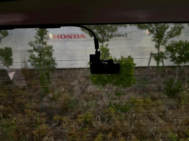 Ｎ－ＢＯＸカスタム ベースグレード　ＵＳＢ接続　Ｄレコ　ベンチシート　オートエアコン　スマートキ　ＬＥＤ　盗難防止装置　クルコン　ＥＴＣ　バックカメラ　フルセグＴＶ　パワーステアリング　エアバッグ　ＥＳＣ　フリーキー　ＣＭＢＳ　禁煙（20枚目）