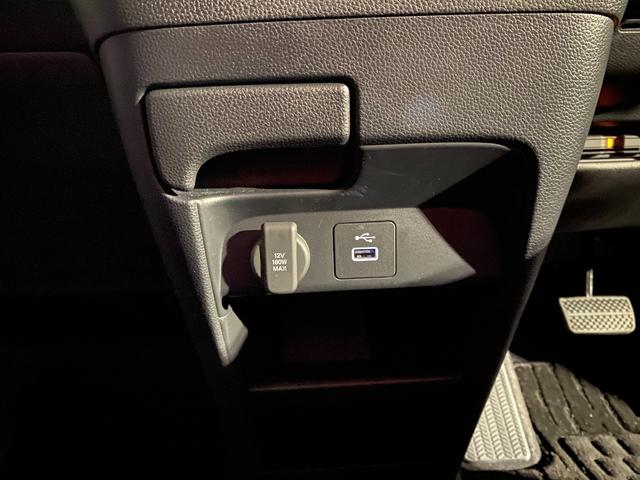 フリード エアー　クルコン　横滑り防止機能　サイドカーテンエアバック　ＵＳＢ　フルオートエアコン　３列シート　フルセグ　キーレス　ＬＥＤヘッドランプ　パワーステアリング　Ｂカメラ　スマートキー　ＥＴＣ　ＡＢＳ　禁煙（14枚目）