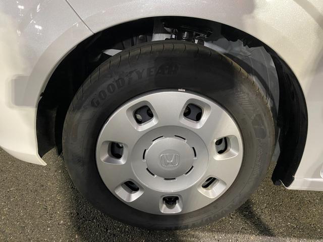 フリード エアー　クルコン　横滑り防止機能　サイドカーテンエアバック　ＵＳＢ　フルオートエアコン　３列シート　フルセグ　キーレス　ＬＥＤヘッドランプ　パワーステアリング　Ｂカメラ　スマートキー　ＥＴＣ　ＡＢＳ　禁煙（21枚目）