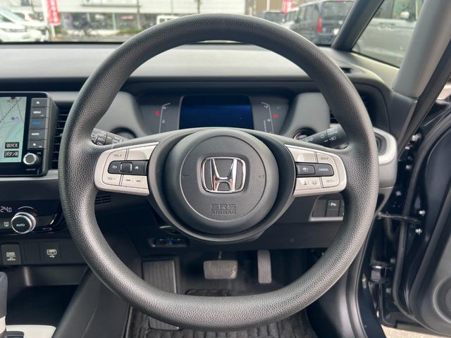 フィット ホーム 衝突軽減ブレーキ ワンオーナー リアカメ LEDライト フルセグTV 記録簿付 エアバッグ iストップ スマ-トキ- 盗難防止装置 ETC車載器 Wエアバック フルオートエアコン DVD(5枚目)