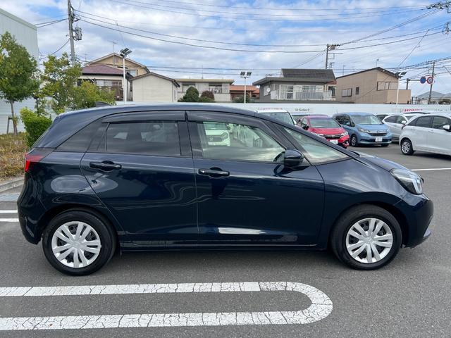 フィット ホーム 衝突軽減ブレーキ ワンオーナー リアカメ LEDライト フルセグTV 記録簿付 エアバッグ iストップ スマ-トキ- 盗難防止装置 ETC車載器 Wエアバック フルオートエアコン DVD(19枚目)