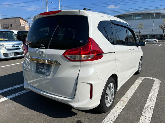 フリード Ｇ・ホンダセンシング　Ｆセグ　ｉストップ　Ｗエアバッグ　パワーウィンドウ　アクティブクルーズコントロール　スマートキ　カーテンエアバッグ　カラーバックモニター　整備点検記録簿　ＶＳＡ　エアコン　ＵＳＢ（7枚目）