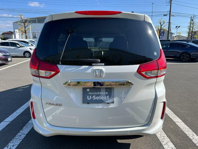 フリード Ｇ・ホンダセンシング　Ｆセグ　ｉストップ　Ｗエアバッグ　パワーウィンドウ　アクティブクルーズコントロール　スマートキ　カーテンエアバッグ　カラーバックモニター　整備点検記録簿　ＶＳＡ　エアコン　ＵＳＢ（8枚目）
