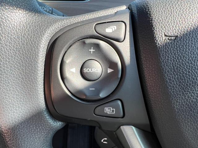 フリード Ｇ・ホンダセンシング　Ｆセグ　ｉストップ　Ｗエアバッグ　パワーウィンドウ　アクティブクルーズコントロール　スマートキ　カーテンエアバッグ　カラーバックモニター　整備点検記録簿　ＶＳＡ　エアコン　ＵＳＢ（11枚目）