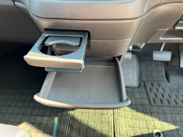 フリード Ｇ・ホンダセンシング　Ｆセグ　ｉストップ　Ｗエアバッグ　パワーウィンドウ　アクティブクルーズコントロール　スマートキ　カーテンエアバッグ　カラーバックモニター　整備点検記録簿　ＶＳＡ　エアコン　ＵＳＢ（27枚目）