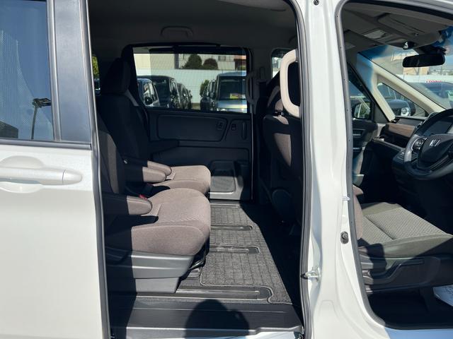 フリード Ｇ・ホンダセンシング　Ｆセグ　ｉストップ　Ｗエアバッグ　パワーウィンドウ　アクティブクルーズコントロール　スマートキ　カーテンエアバッグ　カラーバックモニター　整備点検記録簿　ＶＳＡ　エアコン　ＵＳＢ（29枚目）