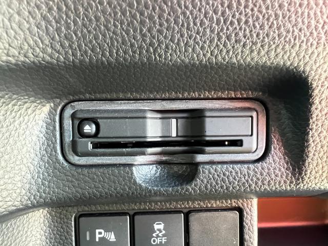 Ｎ－ＢＯＸカスタム Ｇ・Ｌターボホンダセンシング　４ＷＤ　クリアランスソナー　地デジ　サイドカーテンエアバック　Ｂモニター　ＬＥＤライト　ＶＳＡ　ターボエンジン　キーレスエントリー　スマキー　フルオートエアコン　パワステ　前席シートヒーター　ＥＴＣ（9枚目）