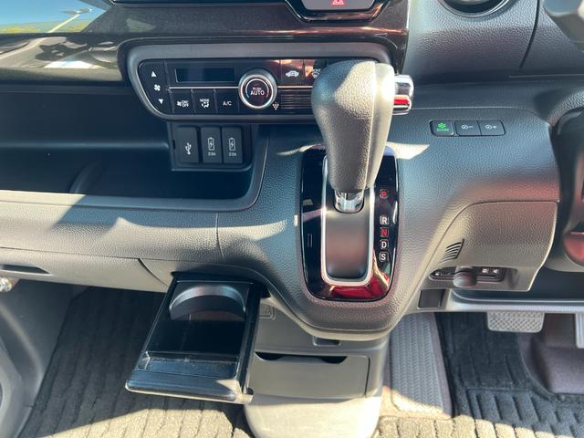 Ｎ－ＢＯＸカスタム Ｇ・Ｌターボホンダセンシング　フルセ　両側ＰＷスライドドア　Ｂモニタ　Ｉストップ　セキュリティー　クルーズコントロール　ナビＴＶ　キーレスエントリー　ＶＳＡ　ベンチＳ　ＬＥＤランプ　助手席エアバック（9枚目）