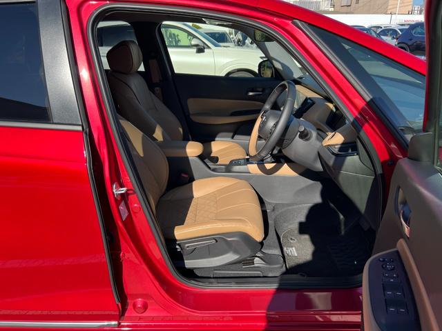 フィット リュクス　当社デモカー　禁煙車　オートエアコン　ＵＳＢ　全周囲カメラ　シートヒータ　Ｒカメラ　スマートキー　ＥＴＣ　ＶＳＡ　ＬＥＤ　盗難防止システム　アイドリングストップ　クルーズコントロール　地デジ　革シート（15枚目）