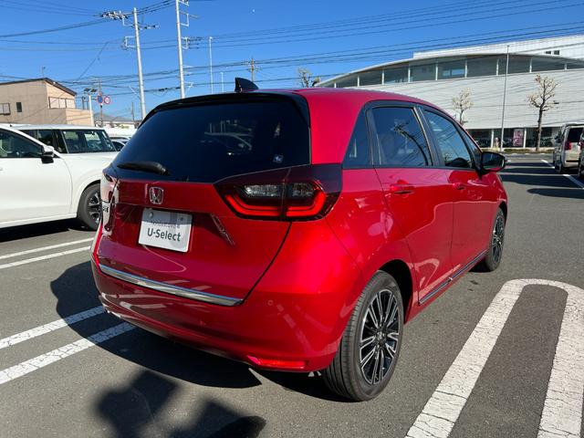 フィット リュクス　当社デモカー　禁煙車　オートエアコン　ＵＳＢ　全周囲カメラ　シートヒータ　Ｒカメラ　スマートキー　ＥＴＣ　ＶＳＡ　ＬＥＤ　盗難防止システム　アイドリングストップ　クルーズコントロール　地デジ　革シート（21枚目）