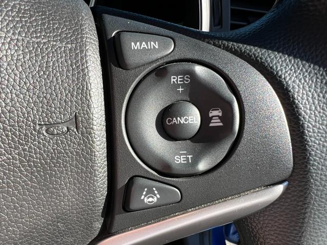 フィット １３Ｇ・Ｌホンダセンシング　ＥＴＣ車載器　ナビ＆ＴＶ　サイドカーテンエアバック　リアカメラ　エアバック　パワーウインドウ　記録簿　キーフリーシステム　ＬＥＤライト　オートエアコン　ＶＳＡ　クルコン（13枚目）