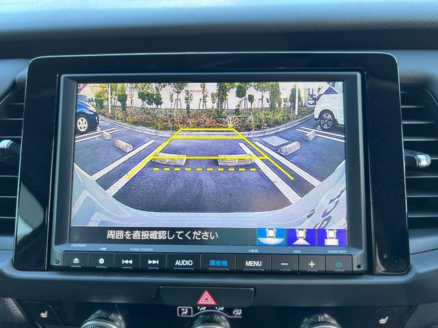 フィット ｅ：ＨＥＶリュクス　誤発進抑制機能　Ｉオーナー　リアカメラ　ＥＴＣ付　ＬＥＤ　シートヒーター　クルーズコントロール　セキュリティアラーム　ＤＶＤ　ＶＳＡ　フルセグ　サイドエアバッグ　スマートキー（4枚目）