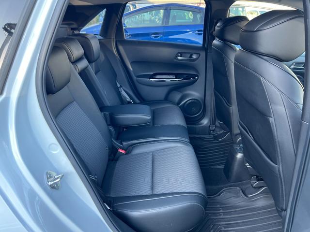 フィット ｅ：ＨＥＶリュクス　誤発進抑制機能　Ｉオーナー　リアカメラ　ＥＴＣ付　ＬＥＤ　シートヒーター　クルーズコントロール　セキュリティアラーム　ＤＶＤ　ＶＳＡ　フルセグ　サイドエアバッグ　スマートキー（13枚目）