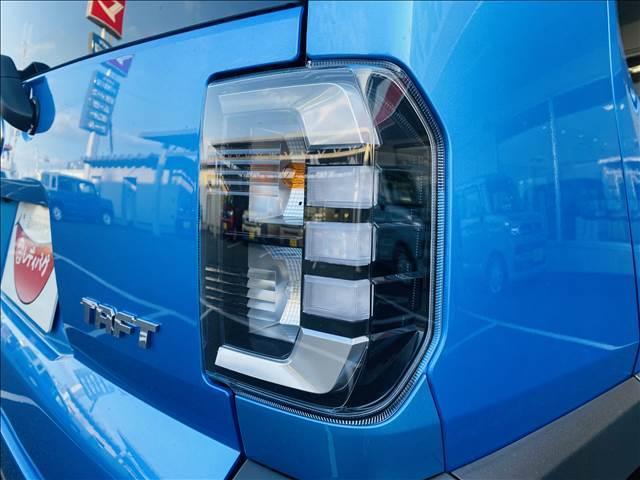 G 届出済未使用車 スカイフィールトップ スマートキー 衝突軽減ブレーキシステム 横滑り防止装置 LED 禁煙車 オートエアコン セキュリティアラーム パワーステアリング パワーウインドウ 修復歴無(13枚目)
