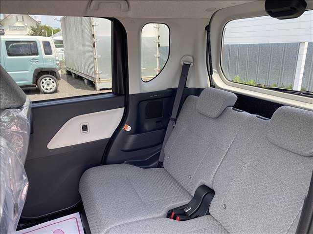 タント Ｌ　届出済未使用車　衝突軽減ブレーキ　ピラーレス　アイドリングストップ　コーナーセンサー　横滑り防止装置　ＬＥＤヘッドライト　禁煙車　スマートキー　パワーステアリング　修復歴無（7枚目）