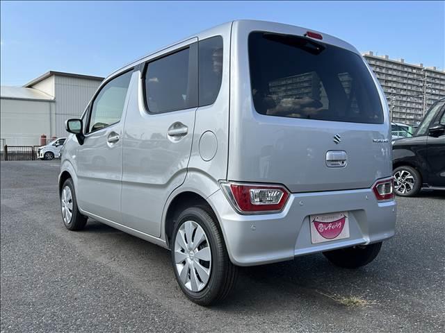 ワゴンＲ ＦＸ　届出済未使用車　ＣＤプレーヤー付き　衝突軽減ブレーキ　横滑り防止装置　ヘッドランプハロゲン　スマートキー　禁煙車　オートエアコン　セキュリティアラーム　パワーウインドウ　修復歴無（8枚目）