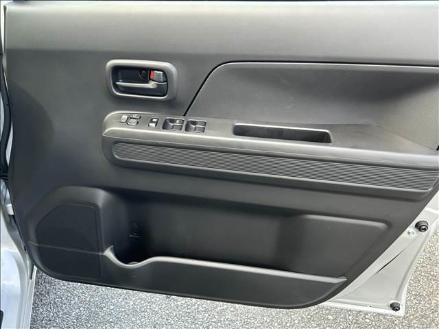 ワゴンＲ ＦＸ　届出済未使用車　ＣＤプレーヤー付き　衝突軽減ブレーキ　横滑り防止装置　ヘッドランプハロゲン　スマートキー　禁煙車　オートエアコン　セキュリティアラーム　パワーウインドウ　修復歴無（16枚目）