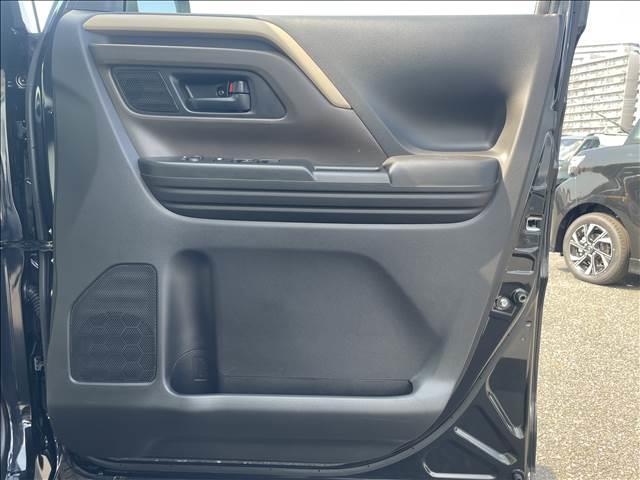 スペーシア ハイブリッドＧ　届出済未使用車　スズキセーフティサポート　横滑り防止装置　両側スライドドア　オートエアコン　オートライト　プッシュスタート　スマートキー　パワーウインドウ　アイドリングストップ　禁煙車　修復歴無（13枚目）