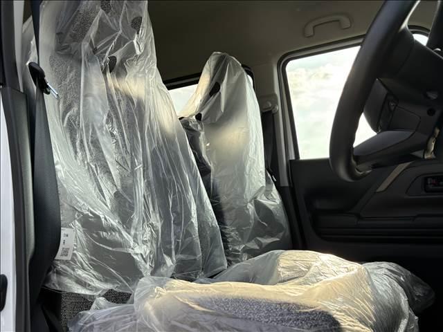 スペーシア ハイブリッドＧ　届出済未使用車　スズキセーフティサポート　横滑り防止装置　両側スライドドア　オートエアコン　オートライト　プッシュスタート　スマートキー　パワーウインドウ　アイドリングストップ　禁煙車　修復歴無（12枚目）