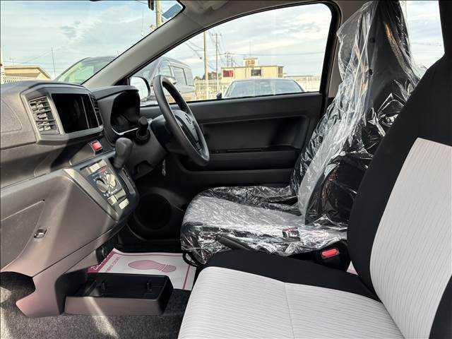 ミライース L SAIII 届出済未使用車 衝突軽減ブレーキシステム アイドリングストップ コーナーセンサー付き パーキングセンサー マニュアルエアコン キーレスエントリー 禁煙車 パワーステアリング 修復歴無(7枚目)