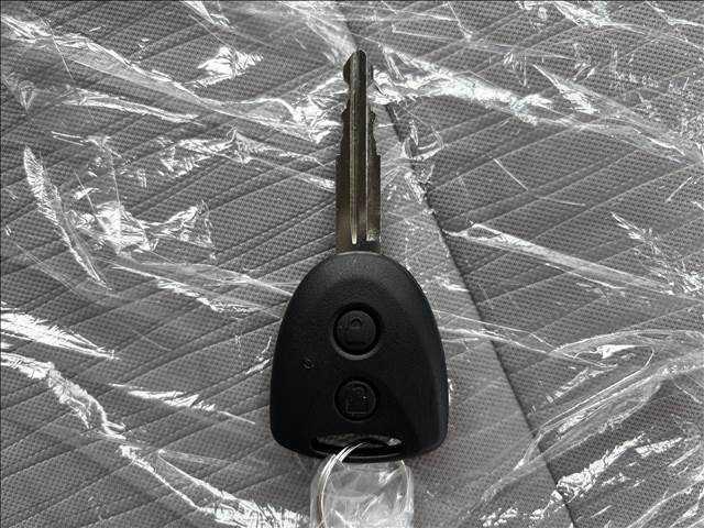 ミライース L SAIII 届出済未使用車 衝突軽減ブレーキシステム アイドリングストップ コーナーセンサー付き パーキングセンサー マニュアルエアコン キーレスエントリー 禁煙車 パワーステアリング 修復歴無(18枚目)