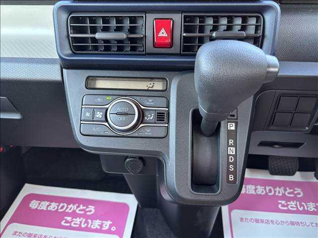 タント L 届出済未使用車 衝突軽減ブレーキ ピラーレス アイドリングストップ コーナーセンサー 横滑り防止装置 LEDヘッドライト 禁煙車 スマートキー パワーステアリング 修復歴無(19枚目)