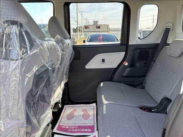 タント L 届出済未使用車 衝突軽減ブレーキ ピラーレス アイドリングストップ コーナーセンサー 横滑り防止装置 LEDヘッドライト 禁煙車 スマートキー パワーステアリング 修復歴無(8枚目)