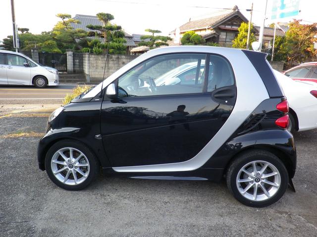 スマートフォーツークーペ ｍｈｄパッション　走行１２３００キロ　記録簿Ｈ２７．２９．Ｒ．１．３．６．付取説　保証書　Ｓキー　　ガラスルーフ（15枚目）