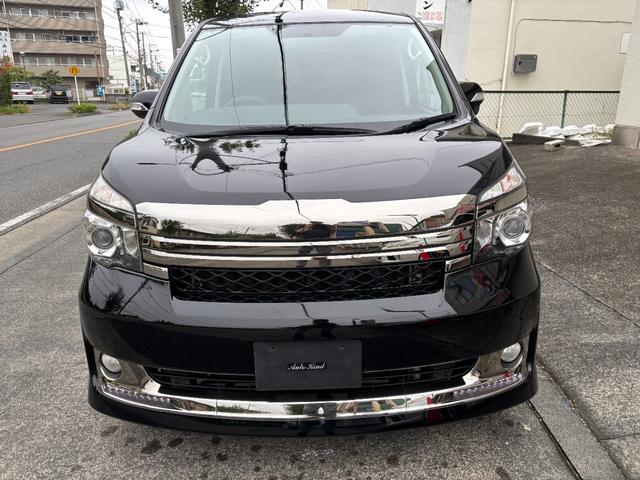 ヴォクシー ZS Gs’ 2オーナー 禁煙 純正ナビ DVD再生 Bluetooth フルTV バックカメラ USB パワースライドドア ETC HIDライト 純正アルミホイール スマートキー Gs’専用インテリア(3枚目)