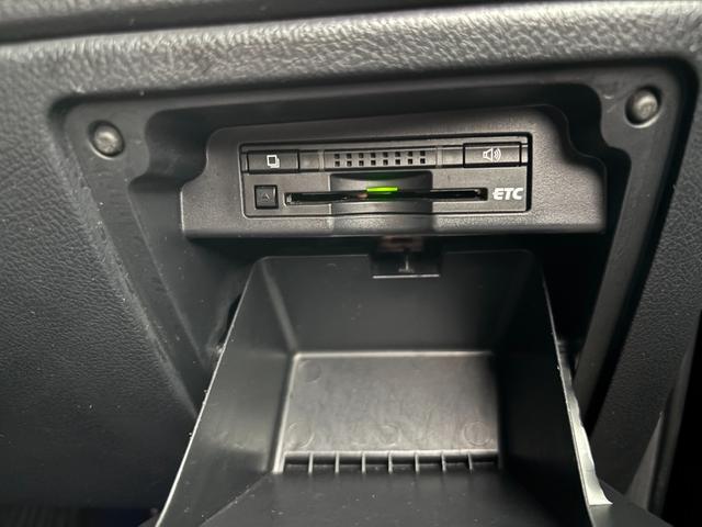 ヴォクシー ZS Gs’ 2オーナー 禁煙 純正ナビ DVD再生 Bluetooth フルTV バックカメラ USB パワースライドドア ETC HIDライト 純正アルミホイール スマートキー Gs’専用インテリア(35枚目)