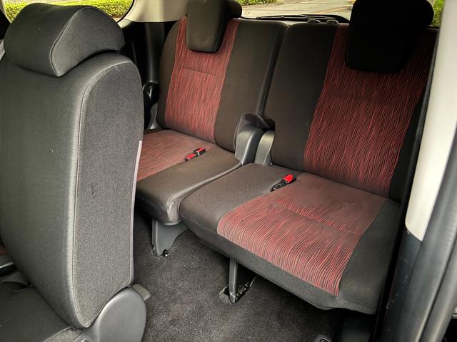 ヴォクシー ZS Gs’ 2オーナー 禁煙 純正ナビ DVD再生 Bluetooth フルTV バックカメラ USB パワースライドドア ETC HIDライト 純正アルミホイール スマートキー Gs’専用インテリア(46枚目)