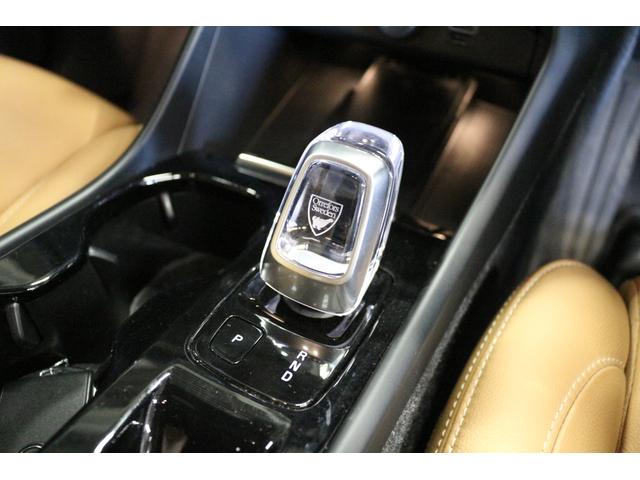 ボルボ XC40 B4 AWD インスクリプション 認定中古車 マイルド