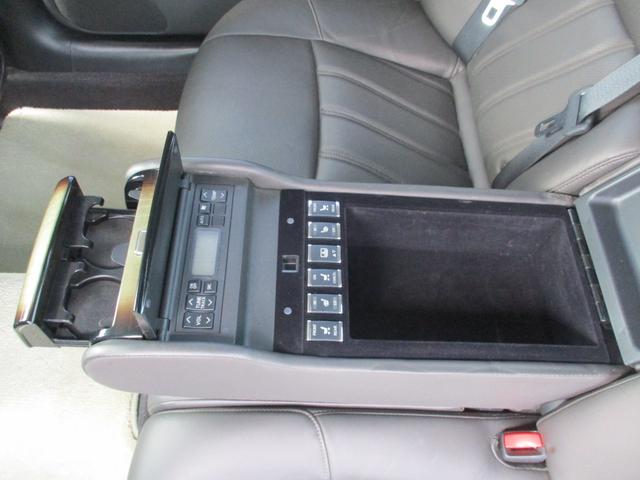 シーマ ハイブリッド　ＶＩＰ　Ｇ　ワンオーナー皮サンルーフナビフルセグＴＶＢモニター後席プライベートシアターシステムオートクルーズレーンキープアシスト冷暖房シート（18枚目）