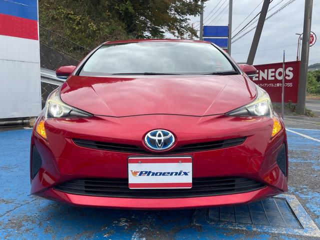 プリウス Ｓツーリングセレクション　禁煙車　メモリナビ　ＴＶ　Ｂｌｕｅｔｏｏｔｈ接続　ＳＤ再生　バックカメラ　ＥＴＣ　Ｗシートヒータ　黒合皮シート　ＬＥＤオートライト　ステアスイッチ　電動コーナーポール　専用ＣＰ付１７インチＡＷ（4枚目）