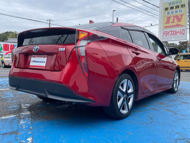 プリウス Ｓツーリングセレクション　禁煙車　メモリナビ　ＴＶ　Ｂｌｕｅｔｏｏｔｈ接続　ＳＤ再生　バックカメラ　ＥＴＣ　Ｗシートヒータ　黒合皮シート　ＬＥＤオートライト　ステアスイッチ　電動コーナーポール　専用ＣＰ付１７インチＡＷ（9枚目）