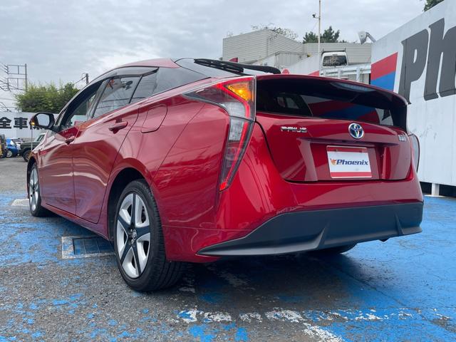 プリウス Ｓツーリングセレクション　禁煙車　メモリナビ　ＴＶ　Ｂｌｕｅｔｏｏｔｈ接続　ＳＤ再生　バックカメラ　ＥＴＣ　Ｗシートヒータ　黒合皮シート　ＬＥＤオートライト　ステアスイッチ　電動コーナーポール　専用ＣＰ付１７インチＡＷ（13枚目）