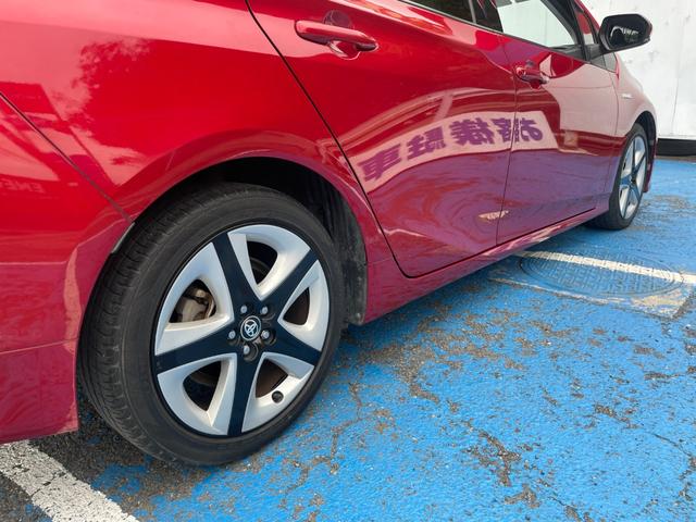 プリウス Ｓツーリングセレクション　禁煙車　メモリナビ　ＴＶ　Ｂｌｕｅｔｏｏｔｈ接続　ＳＤ再生　バックカメラ　ＥＴＣ　Ｗシートヒータ　黒合皮シート　ＬＥＤオートライト　ステアスイッチ　電動コーナーポール　専用ＣＰ付１７インチＡＷ（36枚目）