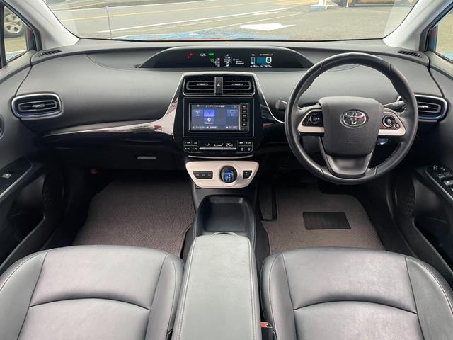 プリウス Ｓツーリングセレクション　禁煙車　メモリナビ　ＴＶ　Ｂｌｕｅｔｏｏｔｈ接続　ＳＤ再生　バックカメラ　ＥＴＣ　Ｗシートヒータ　黒合皮シート　ＬＥＤオートライト　ステアスイッチ　電動コーナーポール　専用ＣＰ付１７インチＡＷ（39枚目）