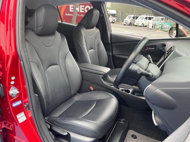 プリウス Ｓツーリングセレクション　禁煙車　メモリナビ　ＴＶ　Ｂｌｕｅｔｏｏｔｈ接続　ＳＤ再生　バックカメラ　ＥＴＣ　Ｗシートヒータ　黒合皮シート　ＬＥＤオートライト　ステアスイッチ　電動コーナーポール　専用ＣＰ付１７インチＡＷ（45枚目）
