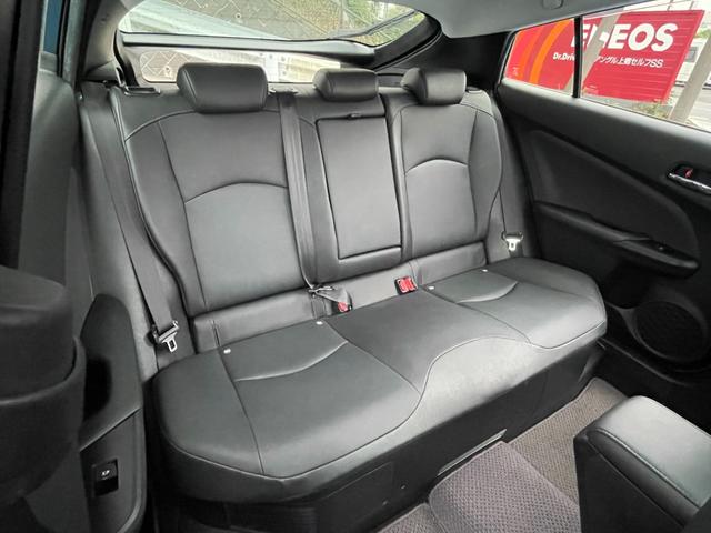 プリウス Ｓツーリングセレクション　禁煙車　メモリナビ　ＴＶ　Ｂｌｕｅｔｏｏｔｈ接続　ＳＤ再生　バックカメラ　ＥＴＣ　Ｗシートヒータ　黒合皮シート　ＬＥＤオートライト　ステアスイッチ　電動コーナーポール　専用ＣＰ付１７インチＡＷ（49枚目）