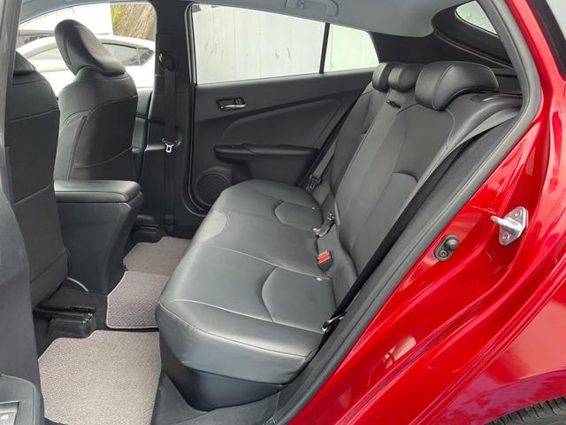 プリウス Ｓツーリングセレクション　禁煙車　メモリナビ　ＴＶ　Ｂｌｕｅｔｏｏｔｈ接続　ＳＤ再生　バックカメラ　ＥＴＣ　Ｗシートヒータ　黒合皮シート　ＬＥＤオートライト　ステアスイッチ　電動コーナーポール　専用ＣＰ付１７インチＡＷ（52枚目）