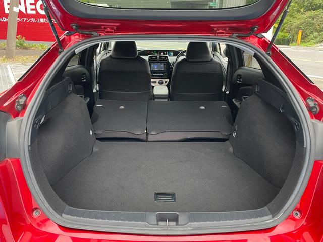 プリウス Ｓツーリングセレクション　禁煙車　メモリナビ　ＴＶ　Ｂｌｕｅｔｏｏｔｈ接続　ＳＤ再生　バックカメラ　ＥＴＣ　Ｗシートヒータ　黒合皮シート　ＬＥＤオートライト　ステアスイッチ　電動コーナーポール　専用ＣＰ付１７インチＡＷ（79枚目）
