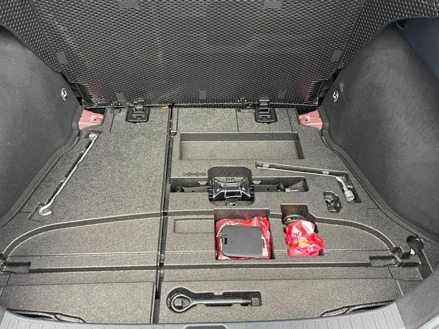 プリウス Ｓツーリングセレクション　禁煙車　メモリナビ　ＴＶ　Ｂｌｕｅｔｏｏｔｈ接続　ＳＤ再生　バックカメラ　ＥＴＣ　Ｗシートヒータ　黒合皮シート　ＬＥＤオートライト　ステアスイッチ　電動コーナーポール　専用ＣＰ付１７インチＡＷ（80枚目）