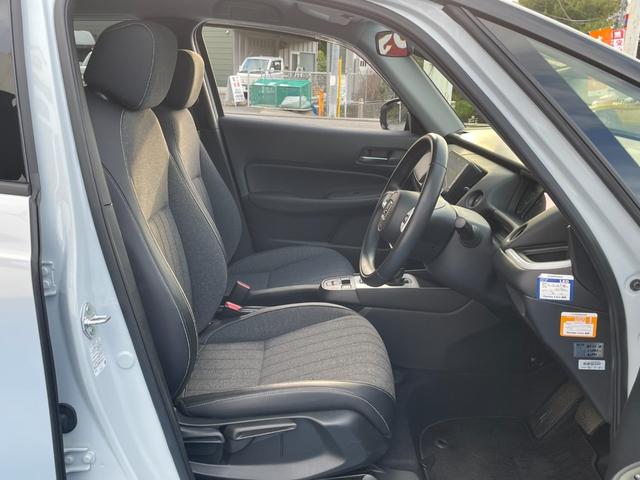 フィット ｅ：ＨＥＶホーム　無限フルエアロ＆ＬＥＤデイライト＆マフラー＆デカールセット　２トーン　コンフォートビューＰＫＧ　純正９インチナビ　バックカメラ　フルセグ　ＤＶＤ　ＢＴ　前後ドラレコ　ＥＴＣ　クリアランスソナー　禁煙車（45枚目）