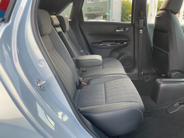 フィット ｅ：ＨＥＶホーム　無限フルエアロ＆ＬＥＤデイライト＆マフラー＆デカールセット　２トーン　コンフォートビューＰＫＧ　純正９インチナビ　バックカメラ　フルセグ　ＤＶＤ　ＢＴ　前後ドラレコ　ＥＴＣ　クリアランスソナー　禁煙車（51枚目）