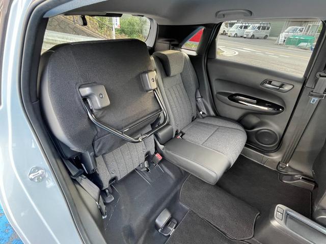 フィット ｅ：ＨＥＶホーム　無限フルエアロ＆ＬＥＤデイライト＆マフラー＆デカールセット　２トーン　コンフォートビューＰＫＧ　純正９インチナビ　バックカメラ　フルセグ　ＤＶＤ　ＢＴ　前後ドラレコ　ＥＴＣ　クリアランスソナー　禁煙車（52枚目）