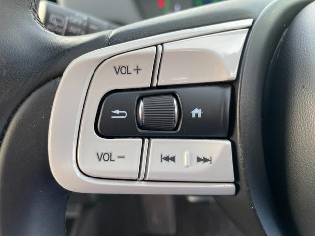 フィット ｅ：ＨＥＶホーム　無限フルエアロ＆ＬＥＤデイライト＆マフラー＆デカールセット　２トーン　コンフォートビューＰＫＧ　純正９インチナビ　バックカメラ　フルセグ　ＤＶＤ　ＢＴ　前後ドラレコ　ＥＴＣ　クリアランスソナー　禁煙車（60枚目）