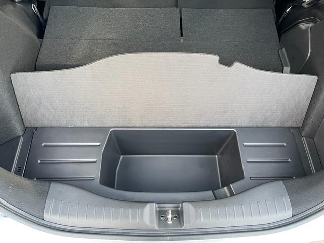 フィット ｅ：ＨＥＶホーム　無限フルエアロ＆ＬＥＤデイライト＆マフラー＆デカールセット　２トーン　コンフォートビューＰＫＧ　純正９インチナビ　バックカメラ　フルセグ　ＤＶＤ　ＢＴ　前後ドラレコ　ＥＴＣ　クリアランスソナー　禁煙車（80枚目）